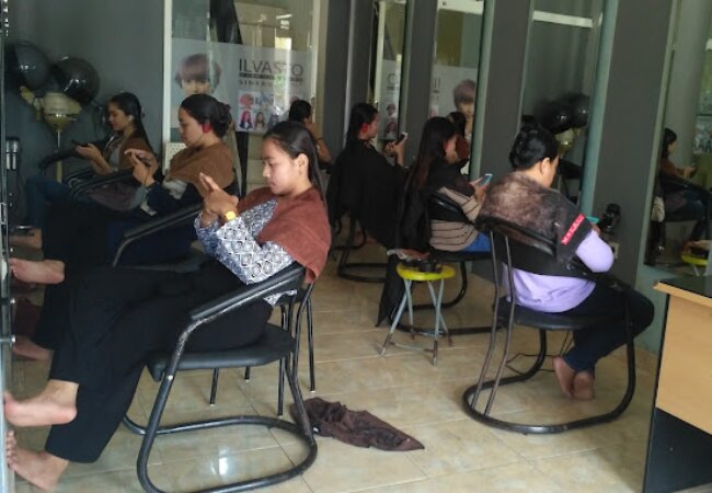 Mengapa Warga Cilacap Antre Berjam-jam untuk Cek Kesehatan Gratis di Jalan A. Yani?
